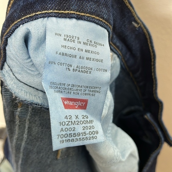 New Wrangler Authentic Relaxed Fit Flex Jeans Dark Wash Men Size 42 x 29 - Picture 5 of 5